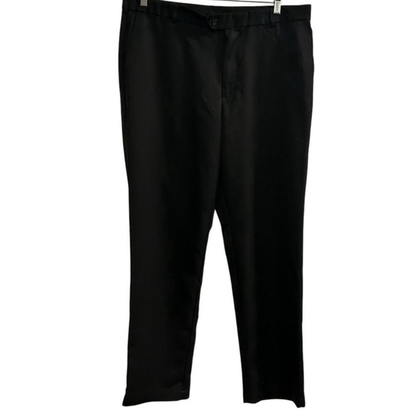 Izod Men's Black Dress Pants Size 38x32 Classic Fit Golf Wear - Picture 1 of 12